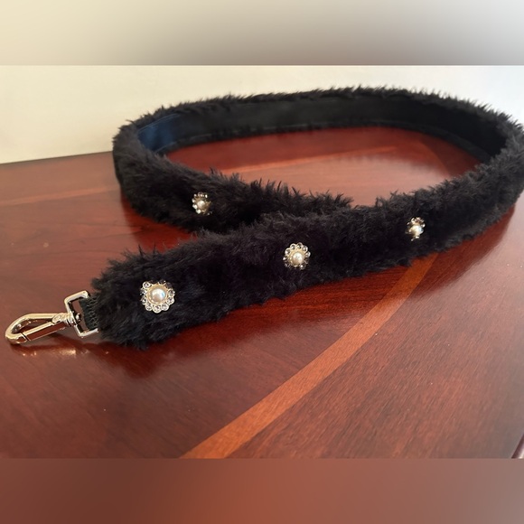 Kate Spade black faux fur bag strap. Excellent condition. Sparkly bead design. - Picture 3 of 3
